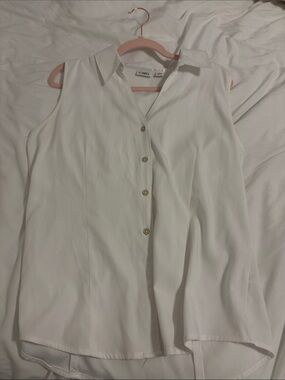 Cato White Sleeveless Button-Down Collared Blouse